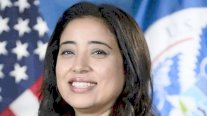 من هي المصرية التي تساعد كامالا هاريس في الحملة الانتخابية؟