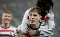 يوروبا ليغ: يونايتد وأولمبياكوس إلى ثمن النهائي