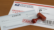 احذر المغلفات الرسمية و المحتالون... طرق توصيل تبدو موثوقة لإرسال شيكات مزيفة؟