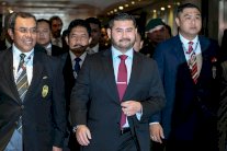 أمير ماليزي يثير التكهنات بشأن رغبته بشراء نادي فالنسيا