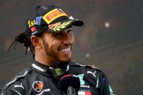 هاميلتون: احراز لقب ثامن لن يكون عاملا حاسما للاستمرار