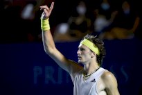 دورة أكابولوكو: تسيتسيباس وزفيريف إلى النهائي على وقع هزة أرضية