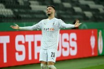  الجزائري بن سبعيني عازم على تأجيل تتويج بايرن أو تعكير الاحتفال