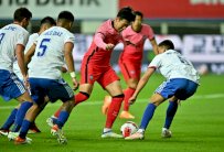 سون هيونغ مين يقود كوريا الجنوبية الى الفوز على تشيلي 