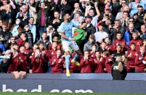 مانشستر سيتي يتصدر الترتيب بانتظار لقاء القمة بين أرسنال وليفربول