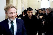 الحكم على الجزائري عطال بالسجن 8 أشهر مع وقف التنفيذ 