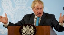 جونسون: بريطانيا تمر بلحظة حرجة في مواجهة الوباء