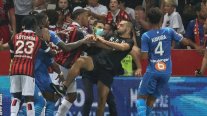 الدوري الفرنسي: إلغاء مباراة نيس ومرسيليا إثر مشاجرات واقتحام الجماهير الملعب