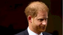 الأمير هاري يكشف تفاصيل المضايقات التي تعرض لها من صحفيين ويطالب بفضح