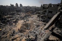 شهادات يرويها غزيون عن حياتهم تحت القصف 