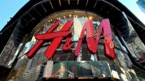 لماذا أثار إعلان H&M للزي الدراسي الغضب؟