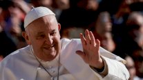 البابا فرنسيس يضع حدّاً لشائعات التنحّي في مذكراته الجديدة