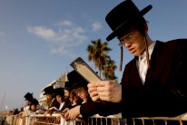 لماذا يُشكِّل إعفاء الحريديم من الخدمة العسكرية جدلاً في إسرائيل؟