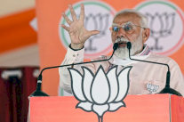 حملة مودي تتبنى خطاباً مثيراً للانقسام كما للتساؤلات