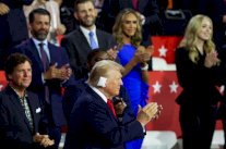 بأذن مضمدة.. ترامب يحضر مؤتمر الحزب الجمهوري