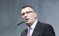 من هو جدعون ساعر الذي انضم إلى الحكومة الإسرائيلية دون حقيبة وزارية؟