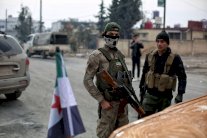 ماذا نعرف عن الاشتباكات في قرية قرب الحدود السورية اللبنانية؟