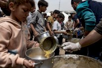 وزير الدفاع الإسرائيلي: لن نسمح بدخول أي مساعدات إنسانية إلى غزة