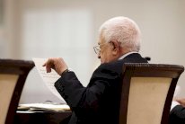 كيف علقت الفصائل الفلسطينية على قرارات المجلس المركزي لمنظمة التحرير؟