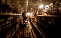 لصالح العمال أم أصحاب الأعمال؟ جدل حول قانون العمل الجديد في مصر