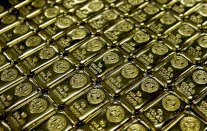 أسعار الذهب تشهد ارتفاعاً كبيراً.. لكنّ الخبراء يحذرون المستثمرين من الخسارة