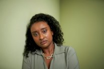 هل البكاء في العمل ضعف أم دليل على ذكاء عاطفي نادر؟