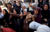 قتلى وجرحى بينهم ثلاثة صحفيين في قصف إسرائيلي لمستشفى ناصر في خان يونس