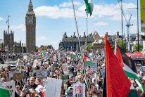 اعتراف بريطانيا ودول غربية بدولة فلسطين: خطوة تاريخية تشعل جدلاً دولياً واسعاً