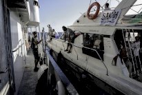 أسطول الصمود العالمي يقترب من غزة، ومظاهرات حاشدة في إسرائيل لوقف الحرب