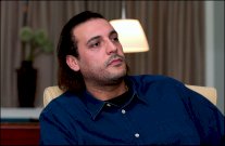 لماذا أفرج عن هنيبعل القذافي بعد عشر سنوات من التوقيف؟