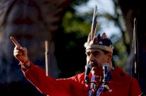 ترامب يفوّض الاستخبارات الأميركية للعمل في فنزويلا... ومادورو: