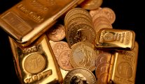 هل تراجُع أسعار الذهب فرصة للشراء أم فخ استثماري جديد؟