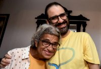 الناشط المصري علاء عبد الفتاح يصل إلى بريطانيا