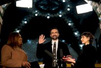 بعد تنصيبه رسمياً، هل يحافظ ممداني على زخم وسائل التواصل التي ساهمت في جعله عمدة لنيويورك؟