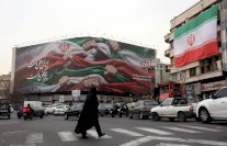 التايمز: أفضل طريقة لمساعدة الثورة الإيرانية هي بثّ الخوف والانقسام داخل النظام