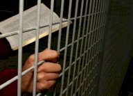 قراءة في زنزانة