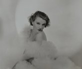 متحف الشارقة يوثق لسحر الجمال: فوتوغراف القرن العشرين