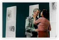 على الكاتب المسرحي والجمهور ان يفكرا بطرق جديدة