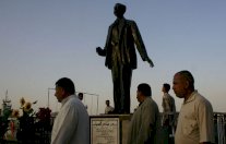 شعراء عراقيون ينزلون الى الشوارع لقراءة قصائد ضد العنف!