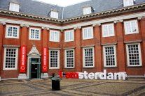 متحف امستردام يعيد كتابة التاريخ 