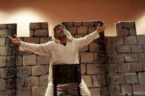 المزاج الجماهيري في مسرحية يوميات رجل غريب الاطوار