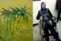 عادلة فاضل.. تتحدى الشلل وتقيم معرضها حبا بالحياة 