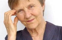 الكاتبة التي ظنت ان فوزها بجائزة أدبية قيمتها 150 الف دولار كان خدعة