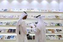 مشاركة متميزة لأكاديمية الشعر في معرض الشارقة الدولي للكتاب