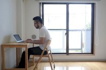 وداعًا لأشياء تملكنا: في البساطة درب السعادة