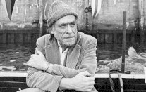 تشارلز بوكوفسكي: شفاهُنا النيئة مع الحب