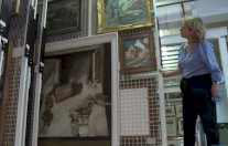 مستودع يضم تحفا فنية جاهزا للتعبير عن قوة بريطانيا الناعمة