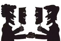 عليكم بالنفاق... إنه خشبة النجاة!