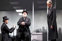 في وول ستريت يمشي الناس على الهواء