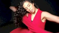 رنا جرجاني إيرانية فرنسية تعلّم الرقص الصوفي عبر الإنترنت